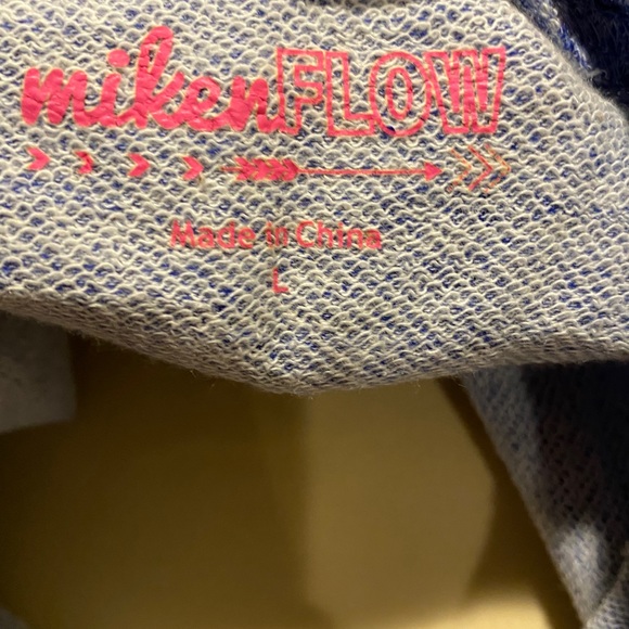 NWOT LONG SLEEVE PRINT SHIRT - Picture 2 of 4